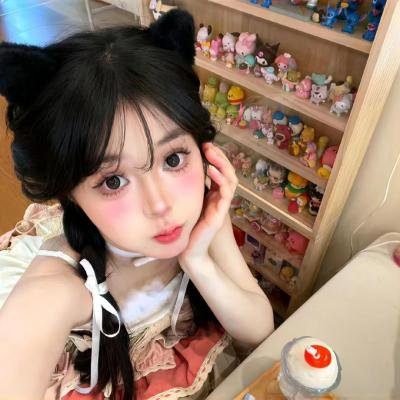 庇护棕榈树下